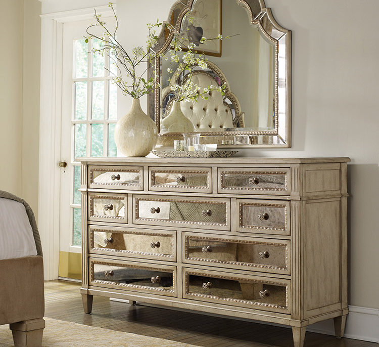 Hooker Ten Drawer Dresser Pearl Essene