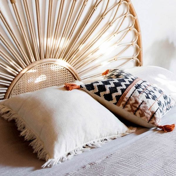 Mahe Ivory Linen Cushion - Image 3