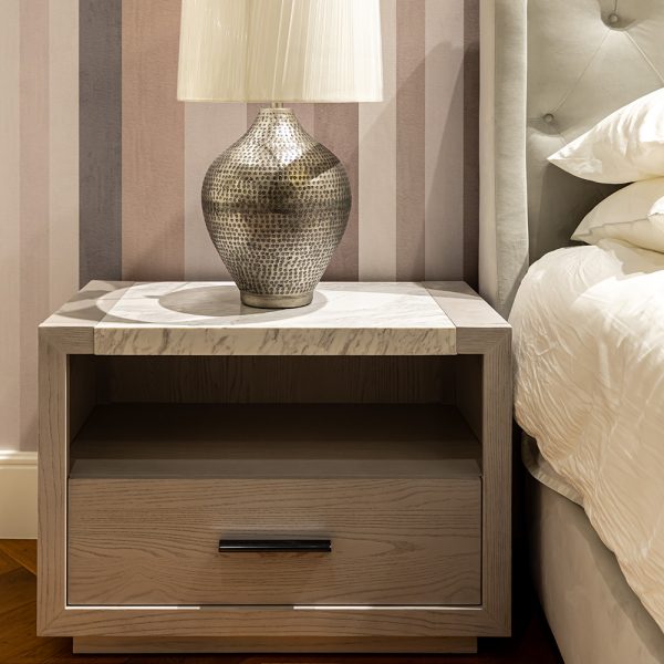 Lyndler Table Lamp - Image 2